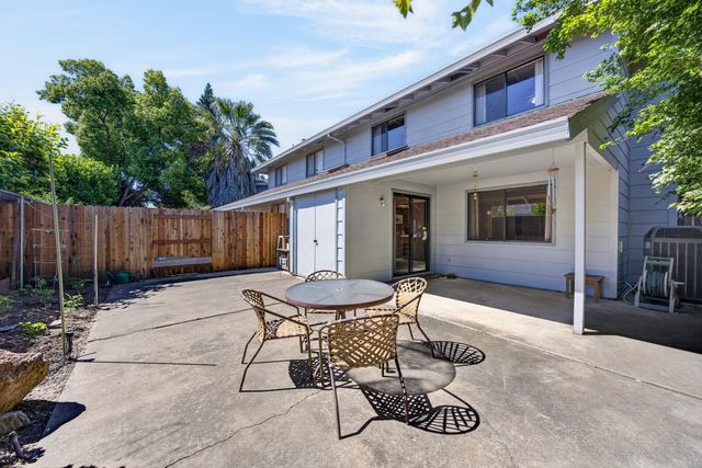30 Park Place Ct, Sacramento, CA 95831