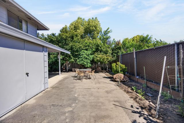 30 Park Place Ct, Sacramento, CA 95831