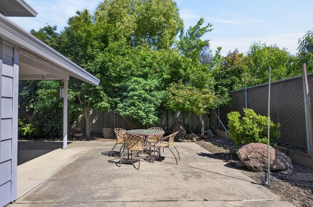 30 Park Place Ct, Sacramento, CA 95831