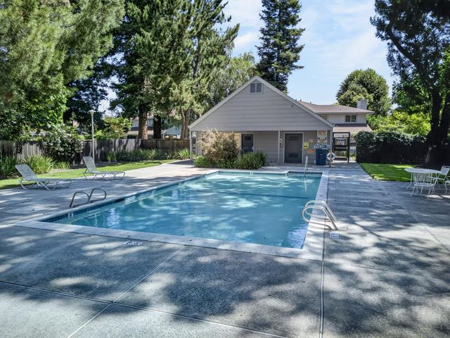30 Park Place Ct, Sacramento, CA 95831