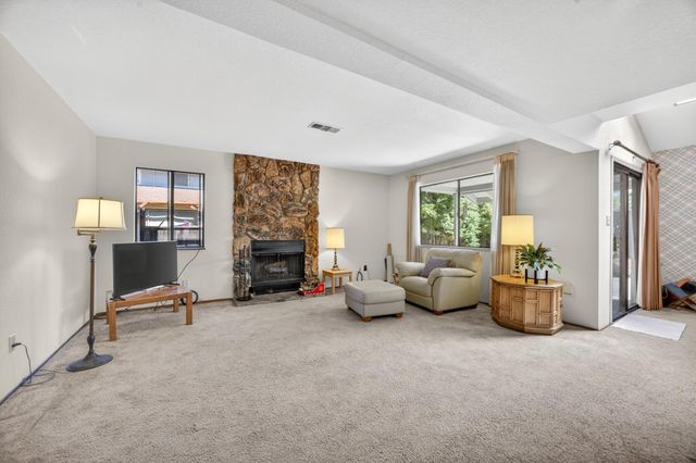 30 Park Place Ct, Sacramento, CA 95831