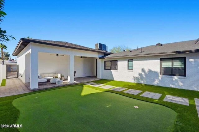 3901 E WELDON Avenue, Phoenix, AZ 85018