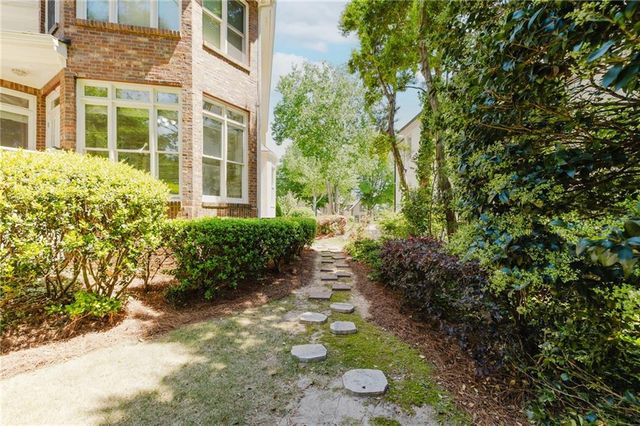 8020 Royal Saint Georges Lane, Duluth, GA 30097
