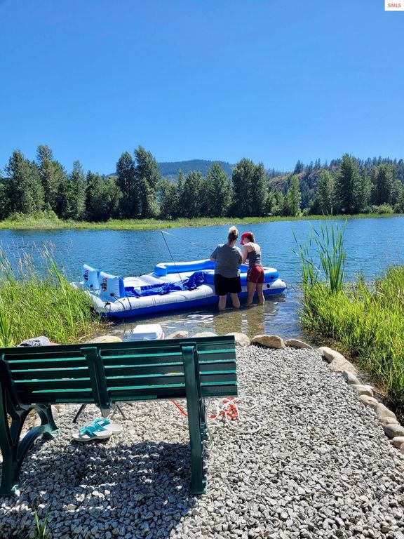 891 Ames Way, Dover, ID 83825