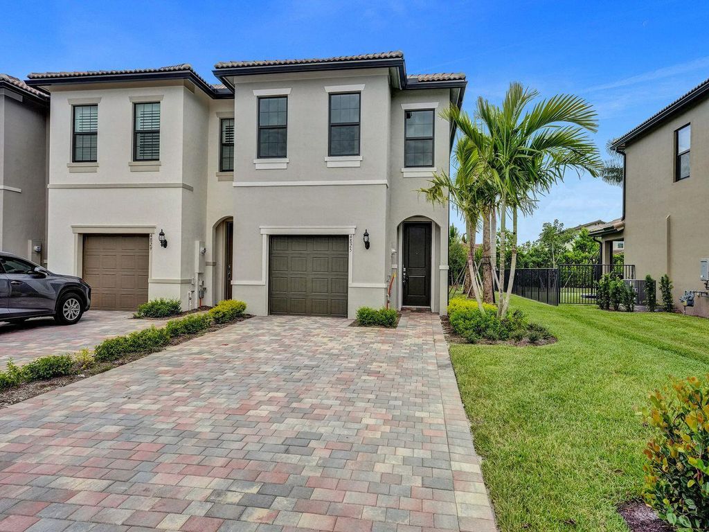4825 CHANTILLY Road, Lake Worth, FL 33467