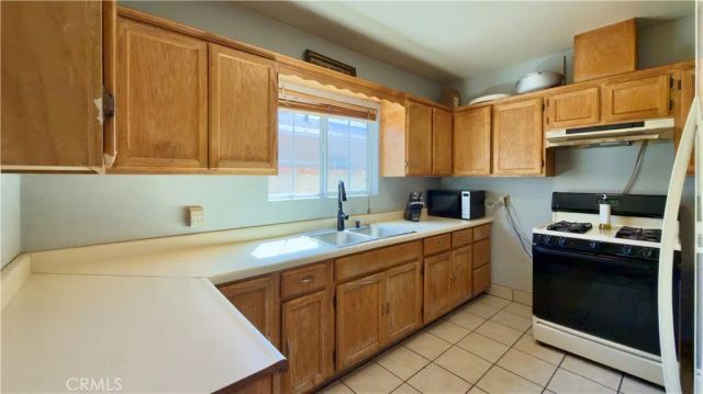 10416 Cayuga, Pacoima, CA 91331