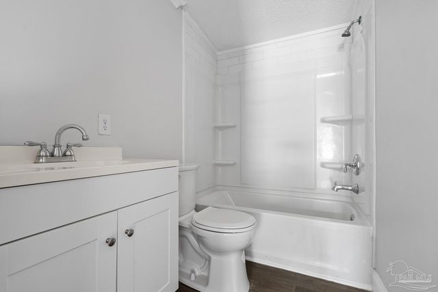 8412 Pond Ave, Pensacola, FL 32534