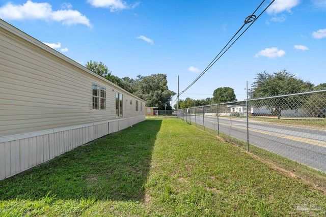 8412 Pond Ave, Pensacola, FL 32534