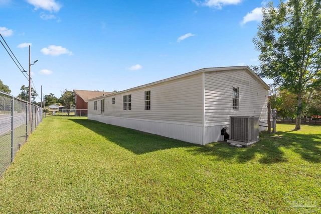 8412 Pond Ave, Pensacola, FL 32534