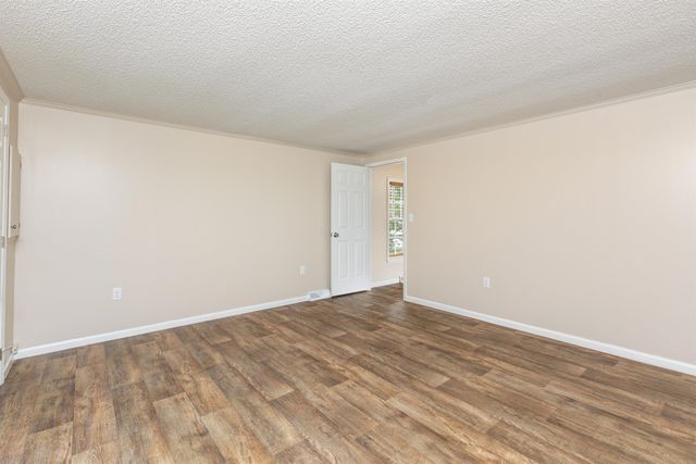 3 Bay Street, Hudson, NH 03051