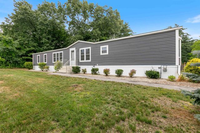 3 Bay Street, Hudson, NH 03051