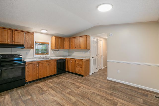 3 Bay Street, Hudson, NH 03051