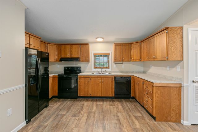 3 Bay Street, Hudson, NH 03051