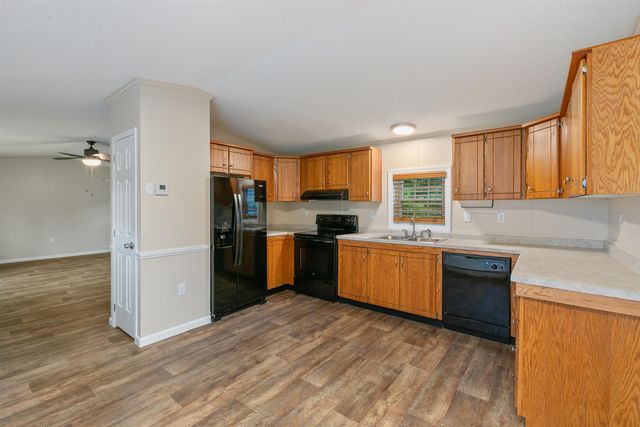 3 Bay Street, Hudson, NH 03051
