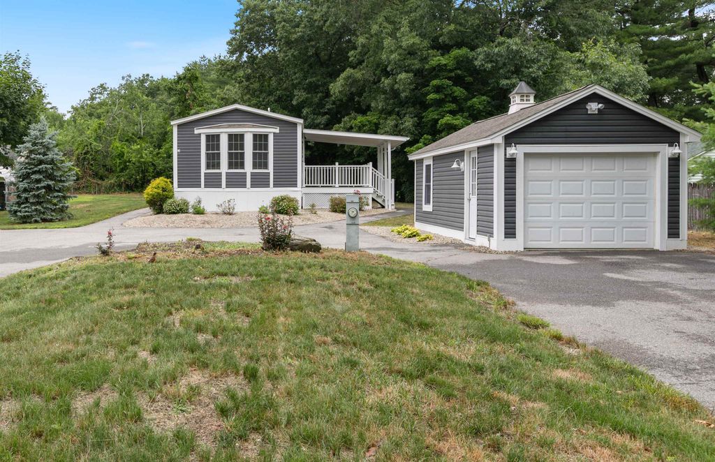 3 Bay Street, Hudson, NH 03051