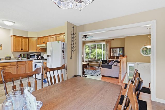 211 Allen St, East Longmeadow, MA 01028