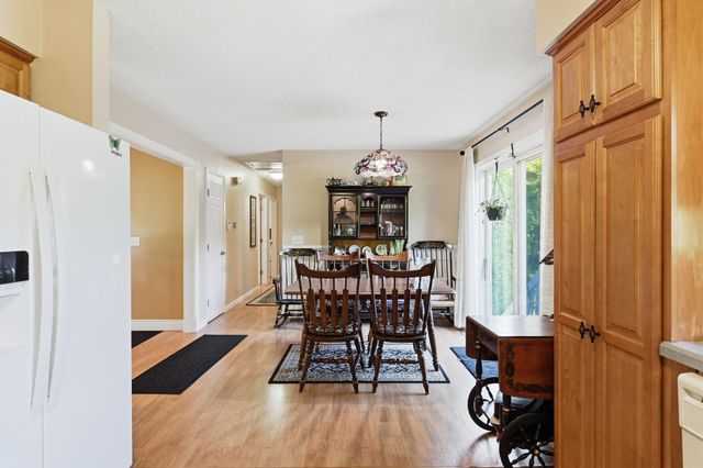 211 Allen St, East Longmeadow, MA 01028