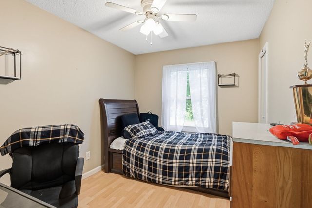 211 Allen St, East Longmeadow, MA 01028