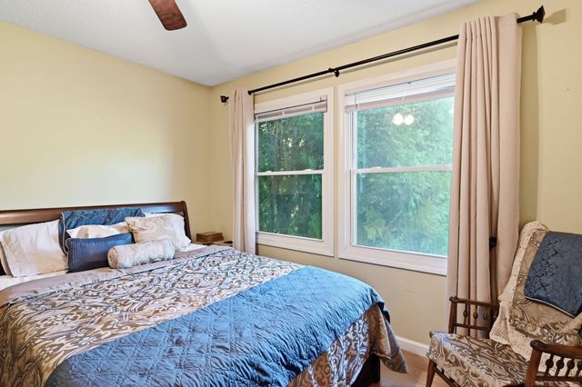 211 Allen St, East Longmeadow, MA 01028