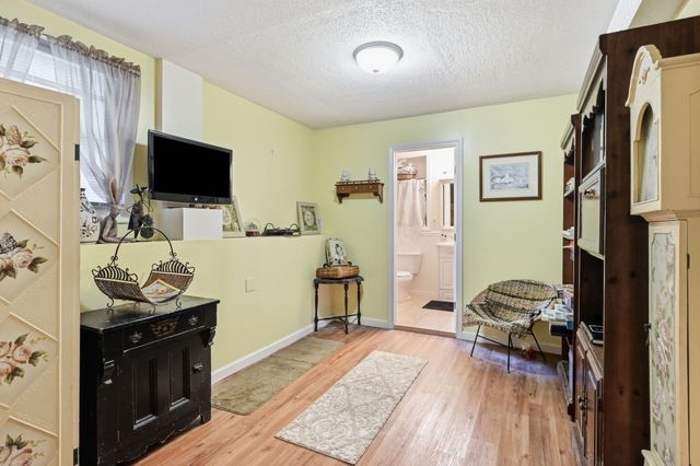 211 Allen St, East Longmeadow, MA 01028