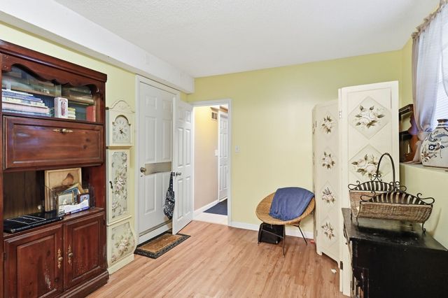 211 Allen St, East Longmeadow, MA 01028