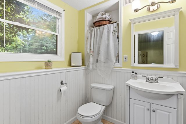 211 Allen St, East Longmeadow, MA 01028
