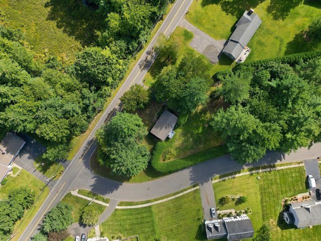 211 Allen St, East Longmeadow, MA 01028
