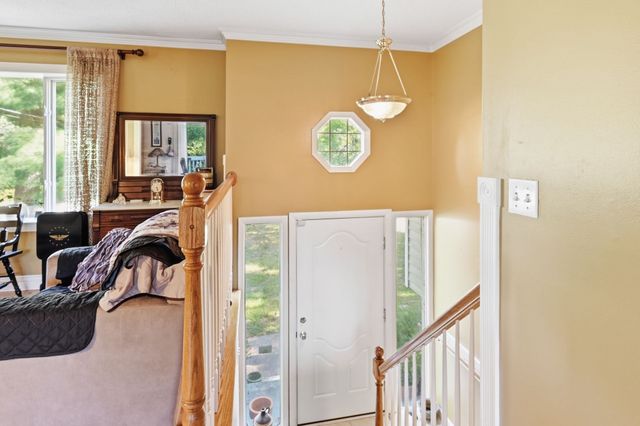 211 Allen St, East Longmeadow, MA 01028