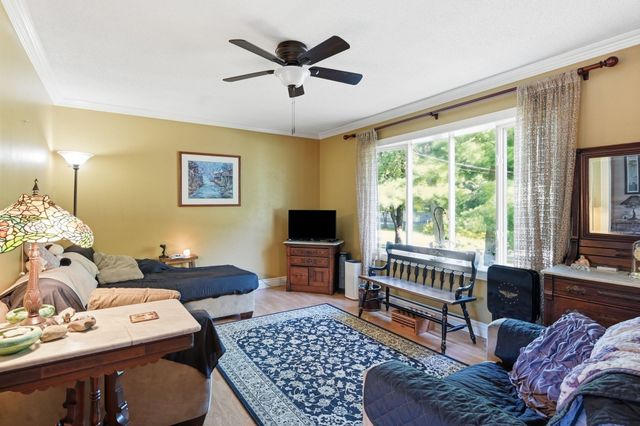 211 Allen St, East Longmeadow, MA 01028