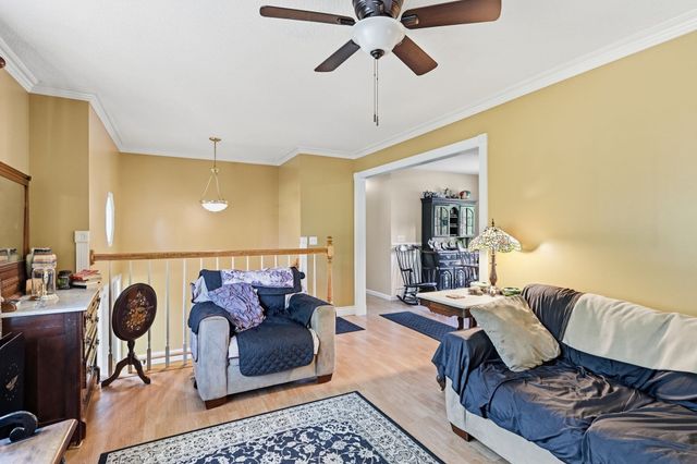 211 Allen St, East Longmeadow, MA 01028