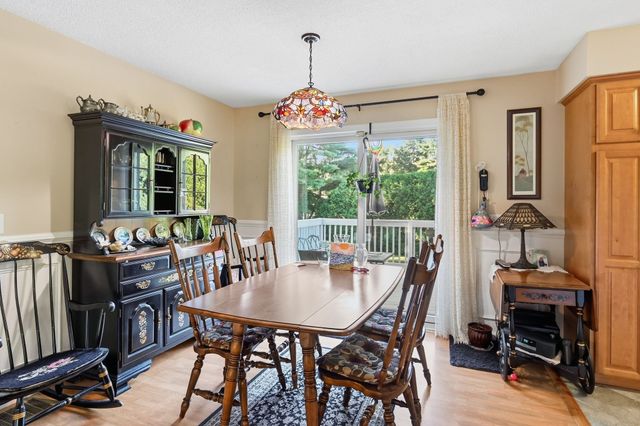211 Allen St, East Longmeadow, MA 01028