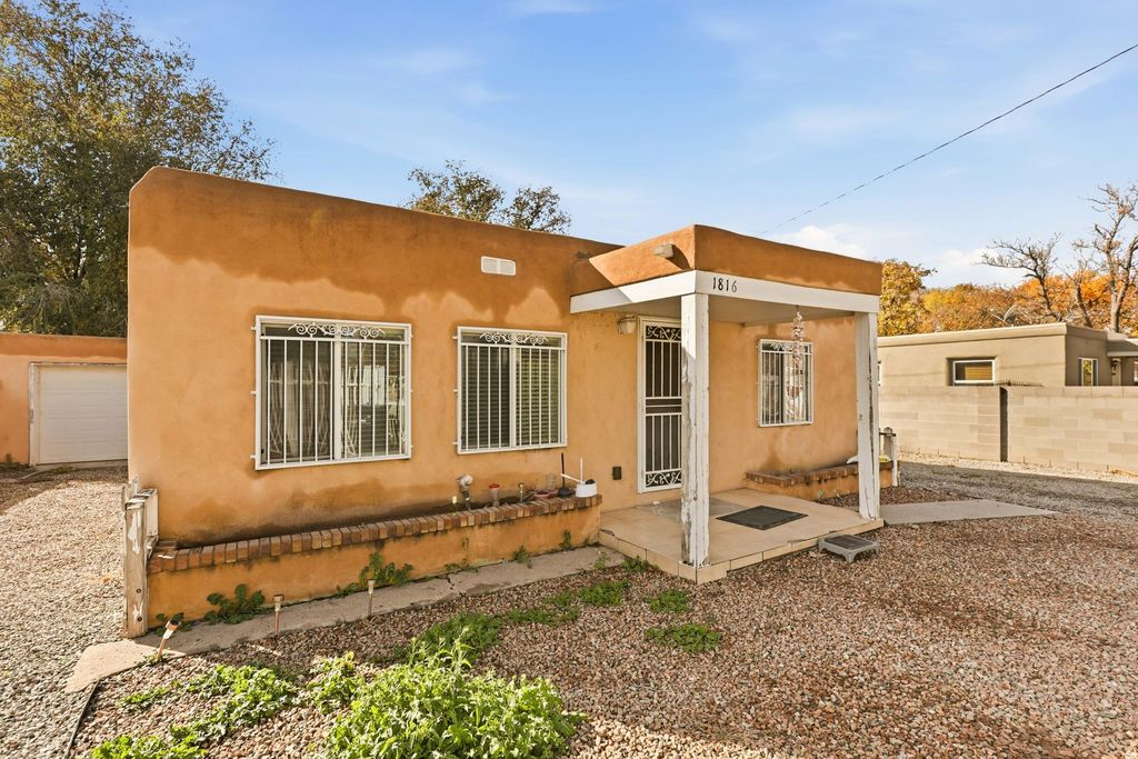 1816 Mae Avenue SW, Albuquerque, NM 87105