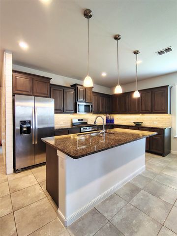 423 Regatta Lane, Azle, TX 76020