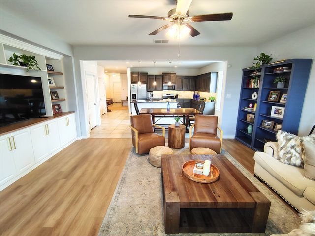 423 Regatta Lane, Azle, TX 76020