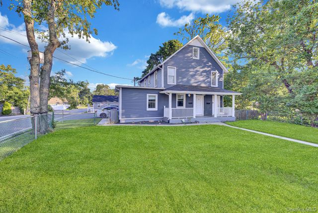 50 Pulaski Road, Kings Park, NY 11754