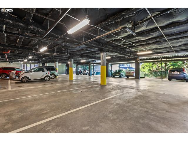 8712 N DECATUR St 105, Portland, OR 97203