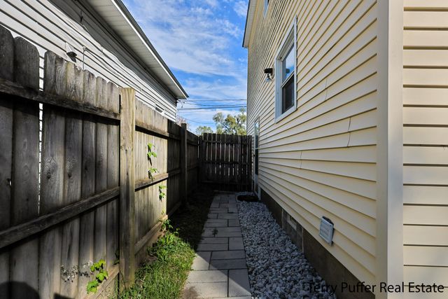 1006 Merritt Street SE, Grand Rapids, MI 49507