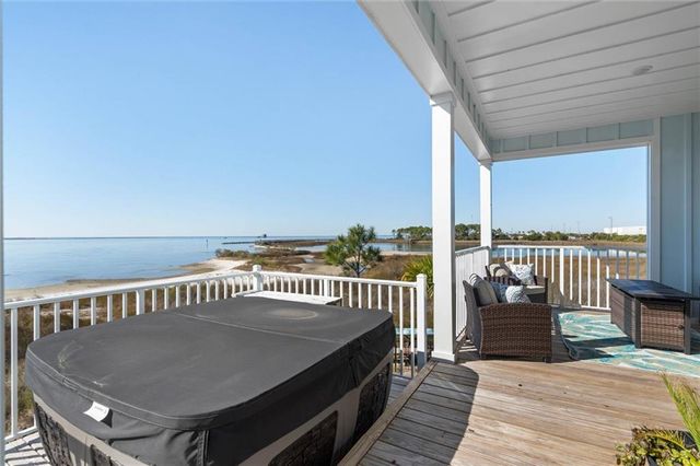 559 Lemoyne Drive, Dauphin Island, AL 36528