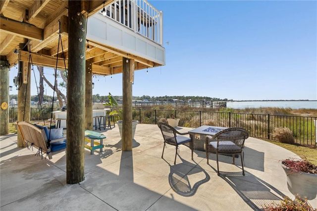 559 Lemoyne Drive, Dauphin Island, AL 36528