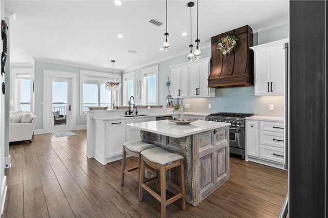 559 Lemoyne Drive, Dauphin Island, AL 36528