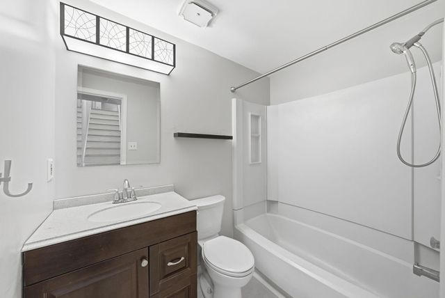 6472 BRICK HEARTH CT, Alexandria, VA 22306