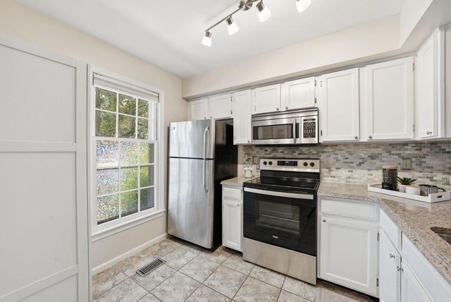 6472 BRICK HEARTH CT, Alexandria, VA 22306