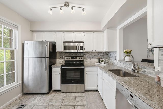 6472 BRICK HEARTH CT, Alexandria, VA 22306