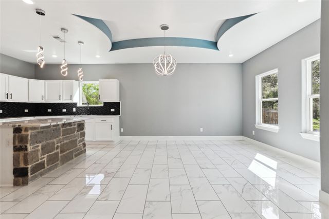 130 Creekwood TRL, Cedar Creek, TX 78612