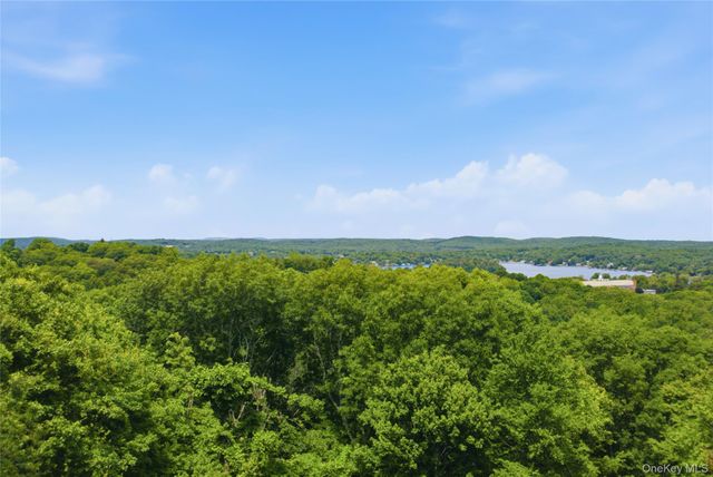 39 Kings Ridge Road, Mahopac, NY 10541