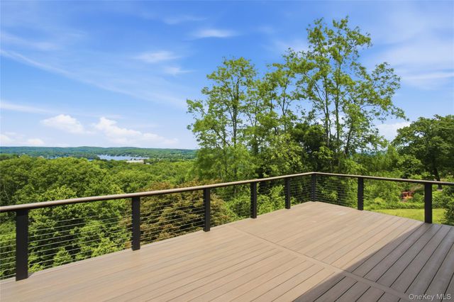 39 Kings Ridge Road, Mahopac, NY 10541