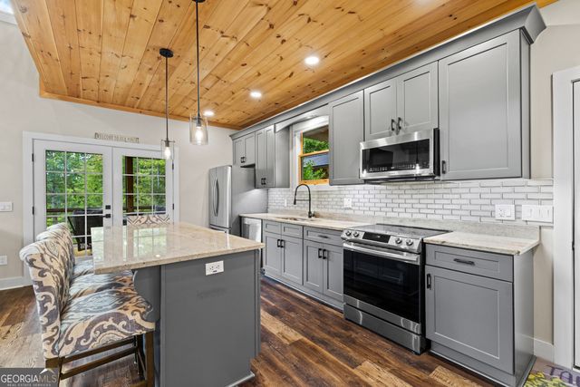 33 Jim McCrackin Road, Clayton, GA 30525