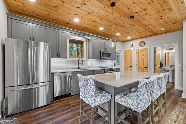 33 Jim McCrackin Road, Clayton, GA 30525