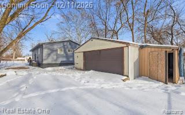 753 Stanley Avenue, Pontiac, MI 48340