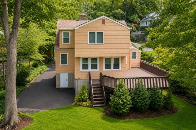 14 Brook Ct, Summit City, NJ 07901